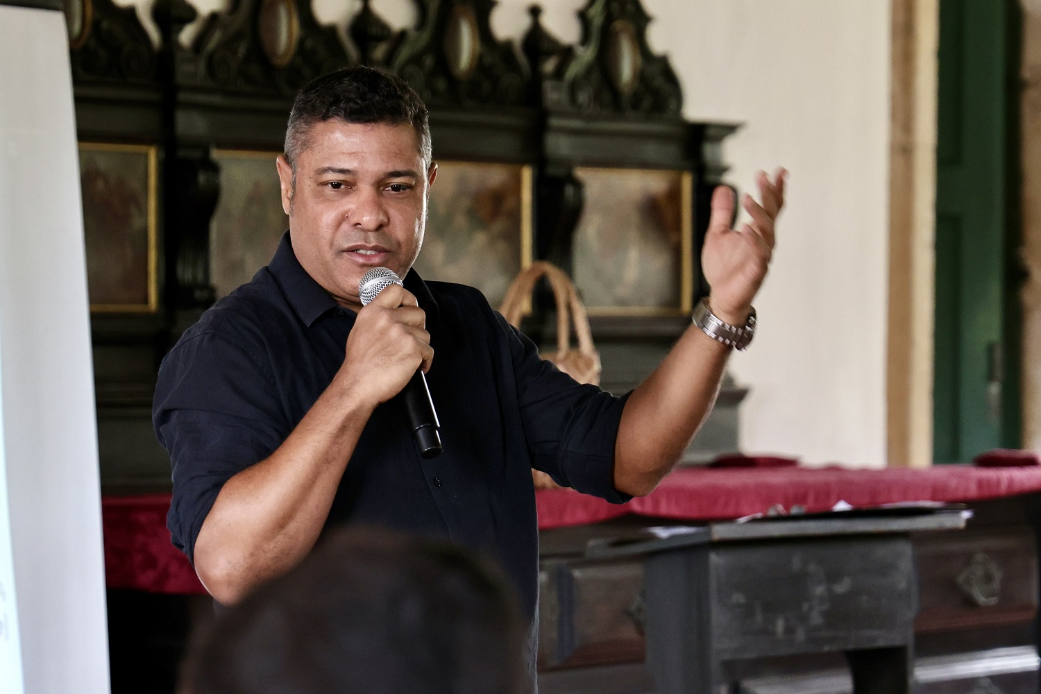 Luís Américo Bonfim, coordenador gráfico da Editora UFS (Foto: Heitor Xavier/Ascom Prefeitura de São Cristóvão)