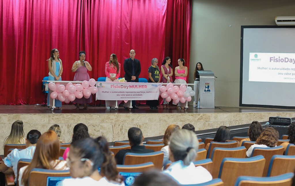 Programação contou com um bate-papo aberto com fisioterapeutas e especialistas  (Foto: Janaína Cavalcante/Ascom UFS)