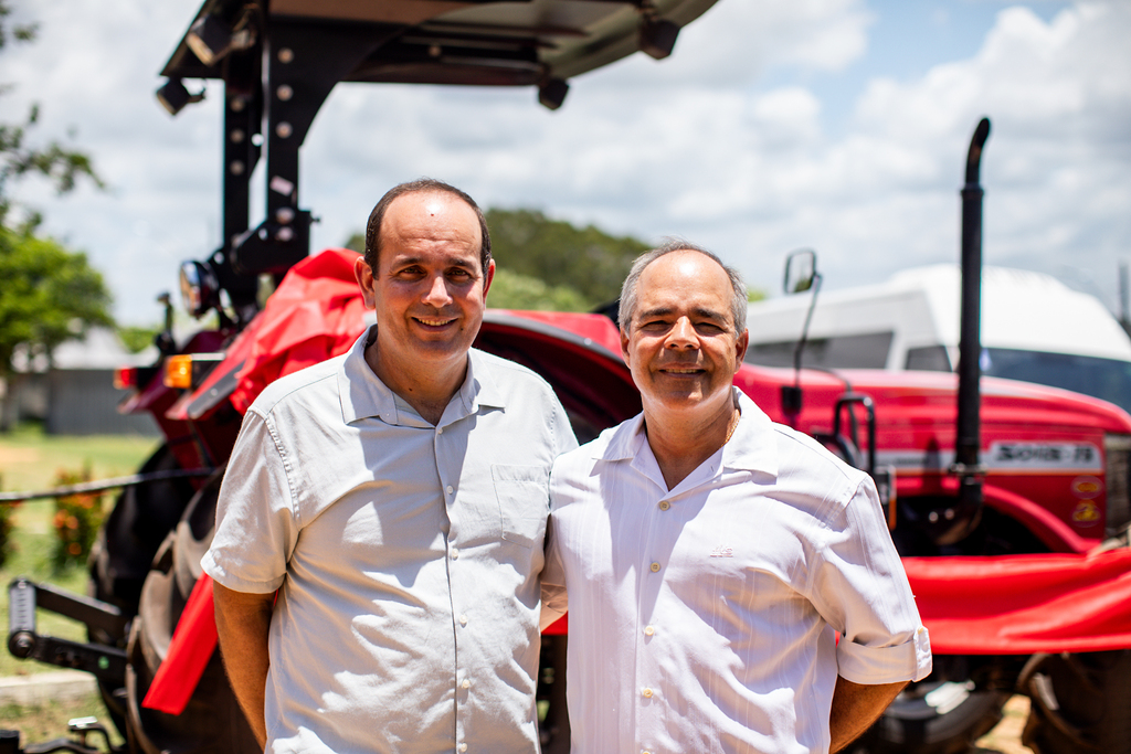 Diretor e vice-diretor do CCAA, Airon José da Silva e Anselmo Domingos, respectivamente  (Foto: Robério Luz/Ascom UFS)