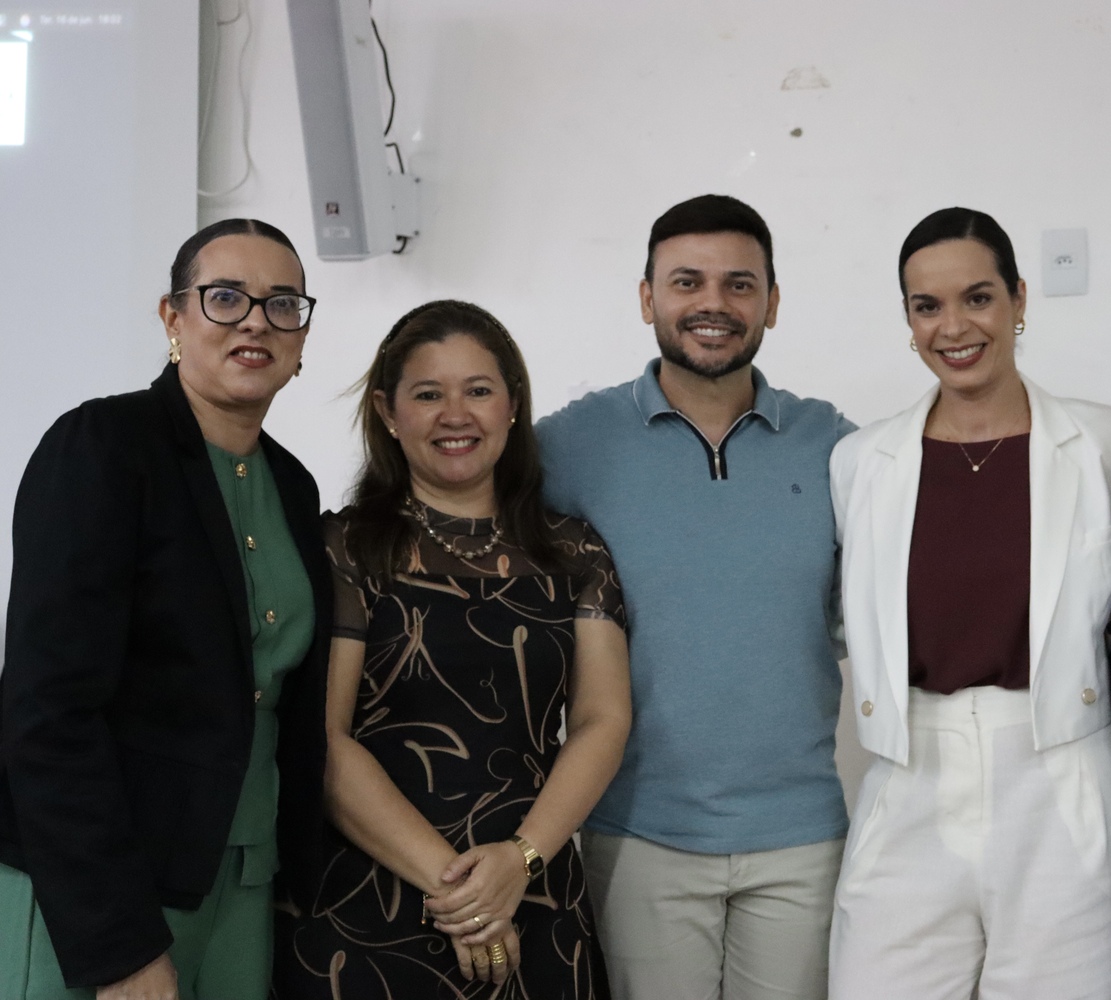 Professores Elisangela, Elaine, Luciano e Dayara (Foto: Henrique Melo)