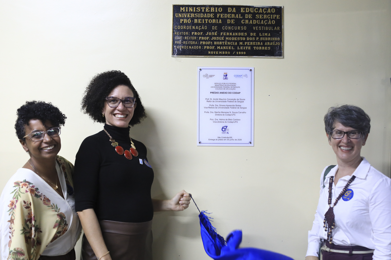 Descerramento da placa do novo Centro de Pesquisa e Memória do Codap. (Foto: Adilson Andrade/Ascom UFS)