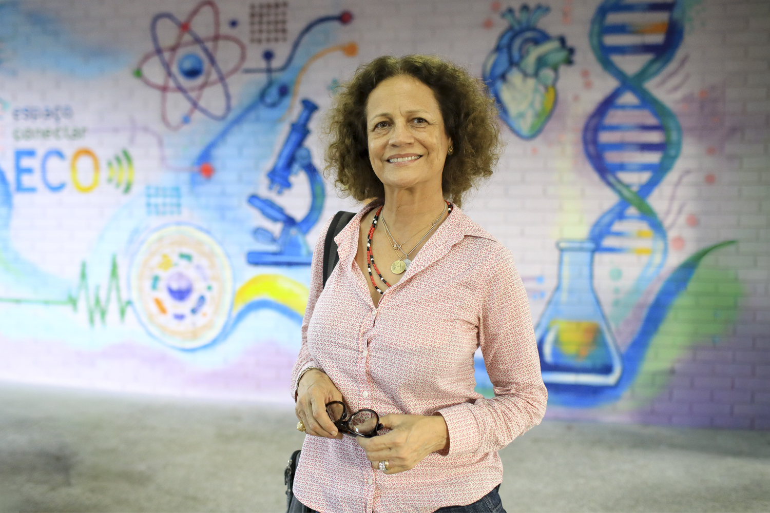 Andréia Prates, docente do curso de Bioquímica na UFS. (Foto: Adilson Andrade/Ascom UFS)