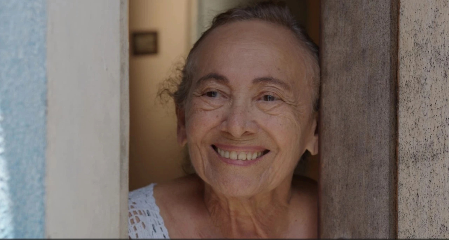 Zezita Matos como "Gisélia". (Foto: Memorabilia Filmes)