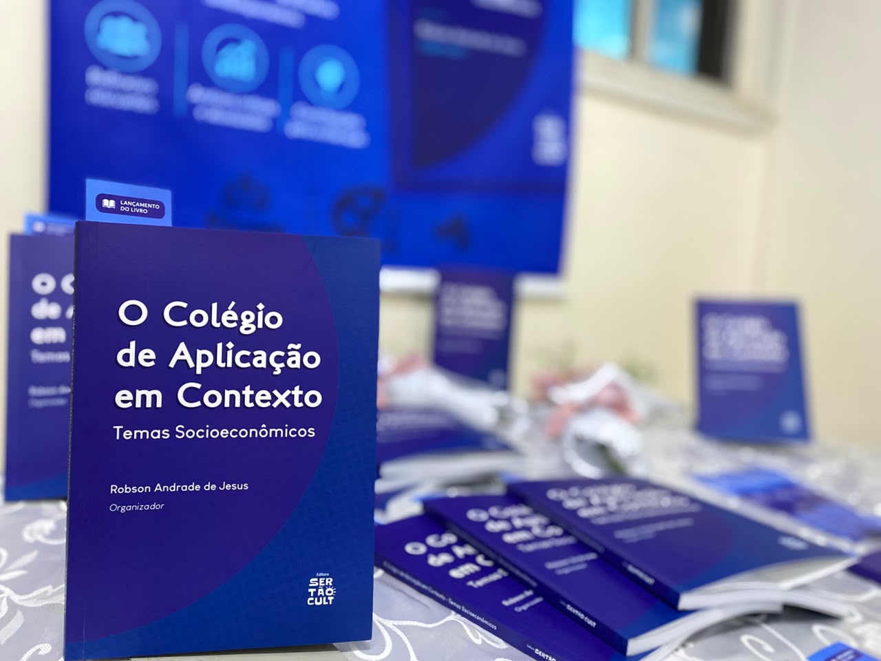 Lançamento ocorreu na Biblioteca Comunitária do Colégio de Aplicação da UFS. (Foto: Erisvaldo Rodrigues/Ascom UFS)