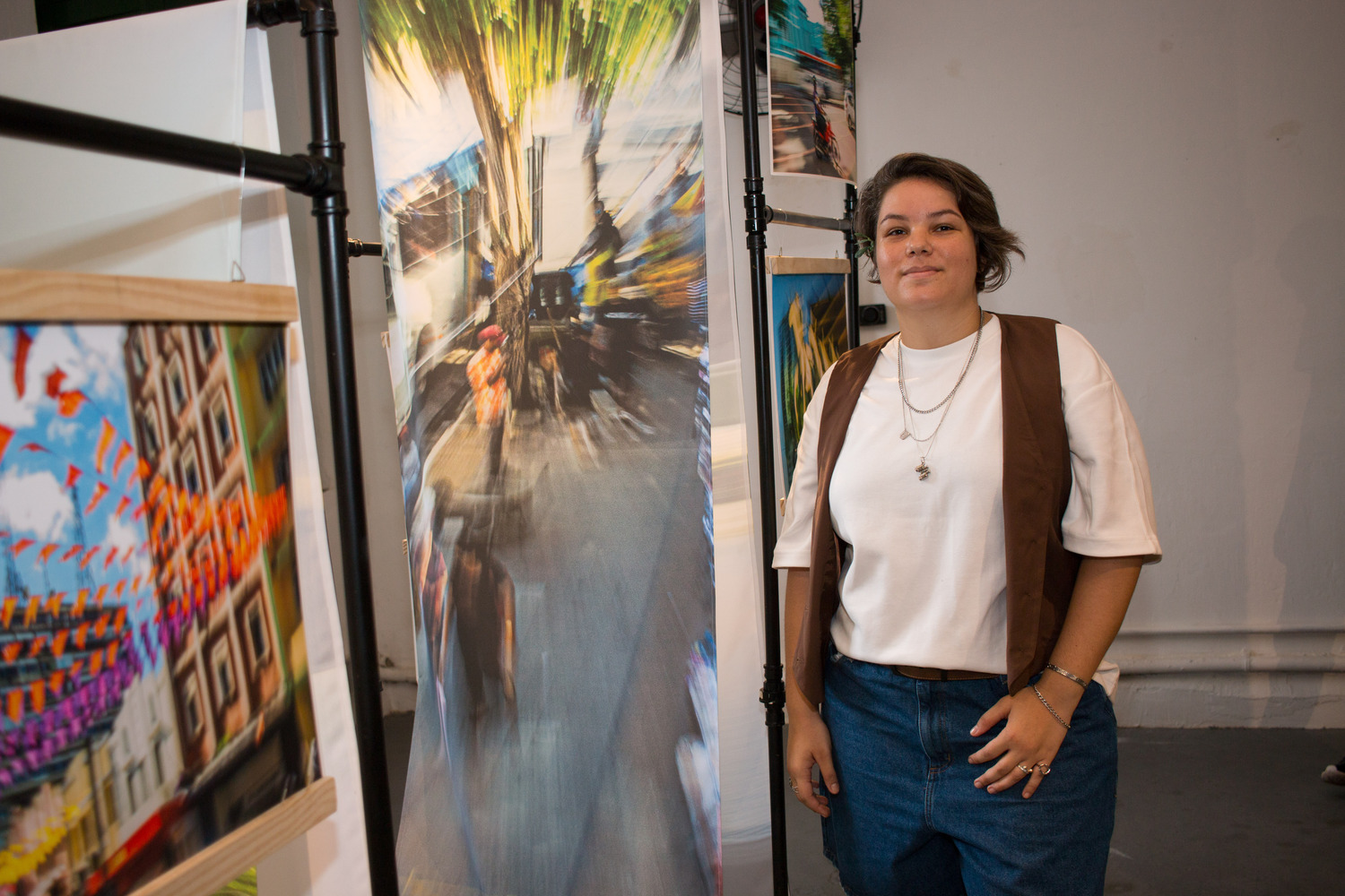Artista da exposição e egressa da UFS, Amanda Sztybe. (Foto: divulgação)