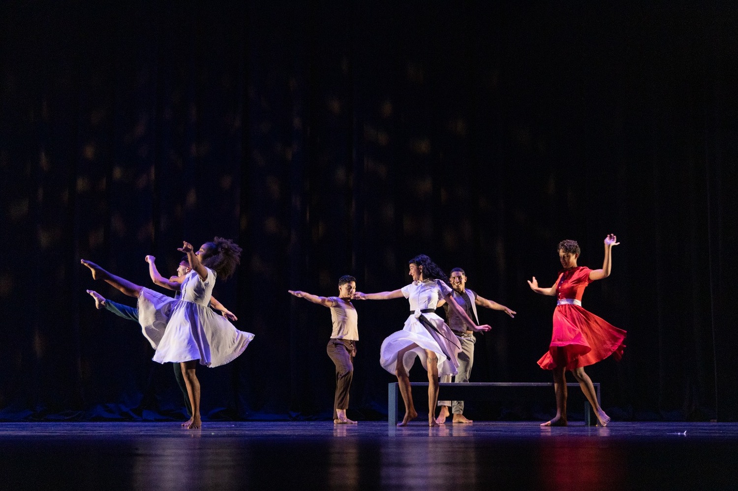 A segunda coreografia foi embalada por músicas de Chico Buarque (Foto: Joel Luiz)