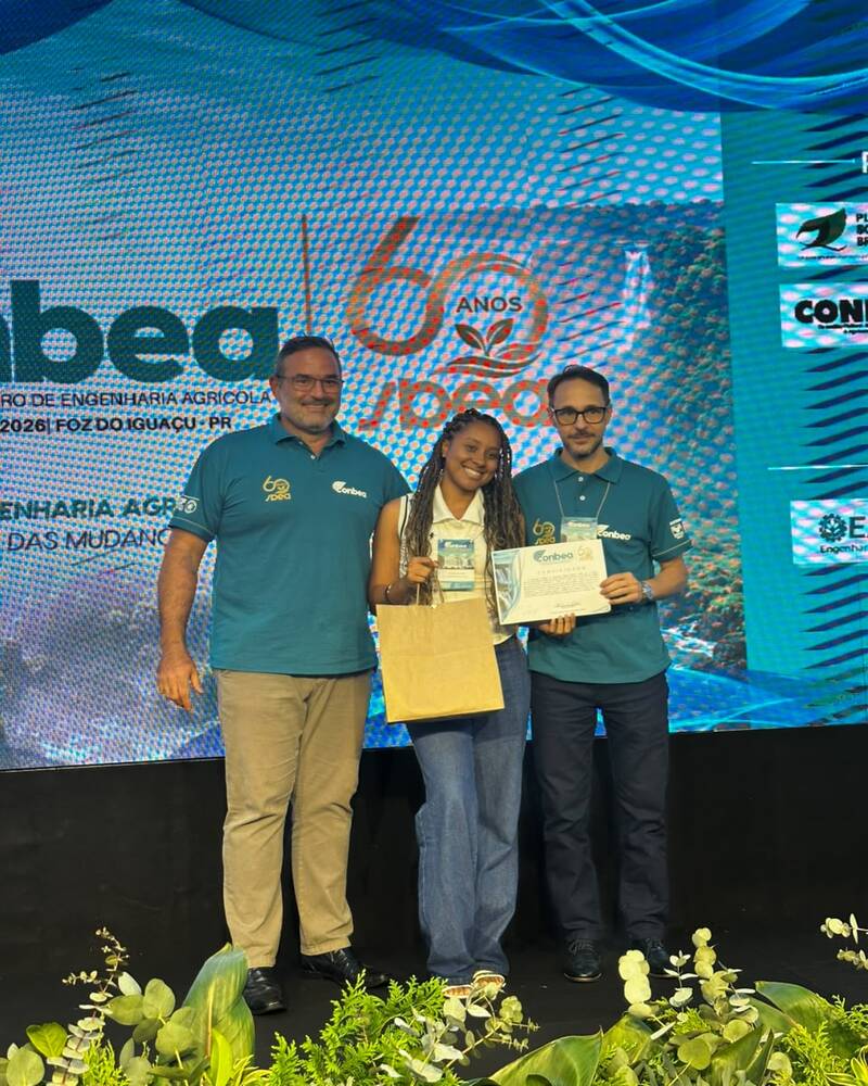 Letícia sendo premiada (Foto: Arquivo Pessoal)