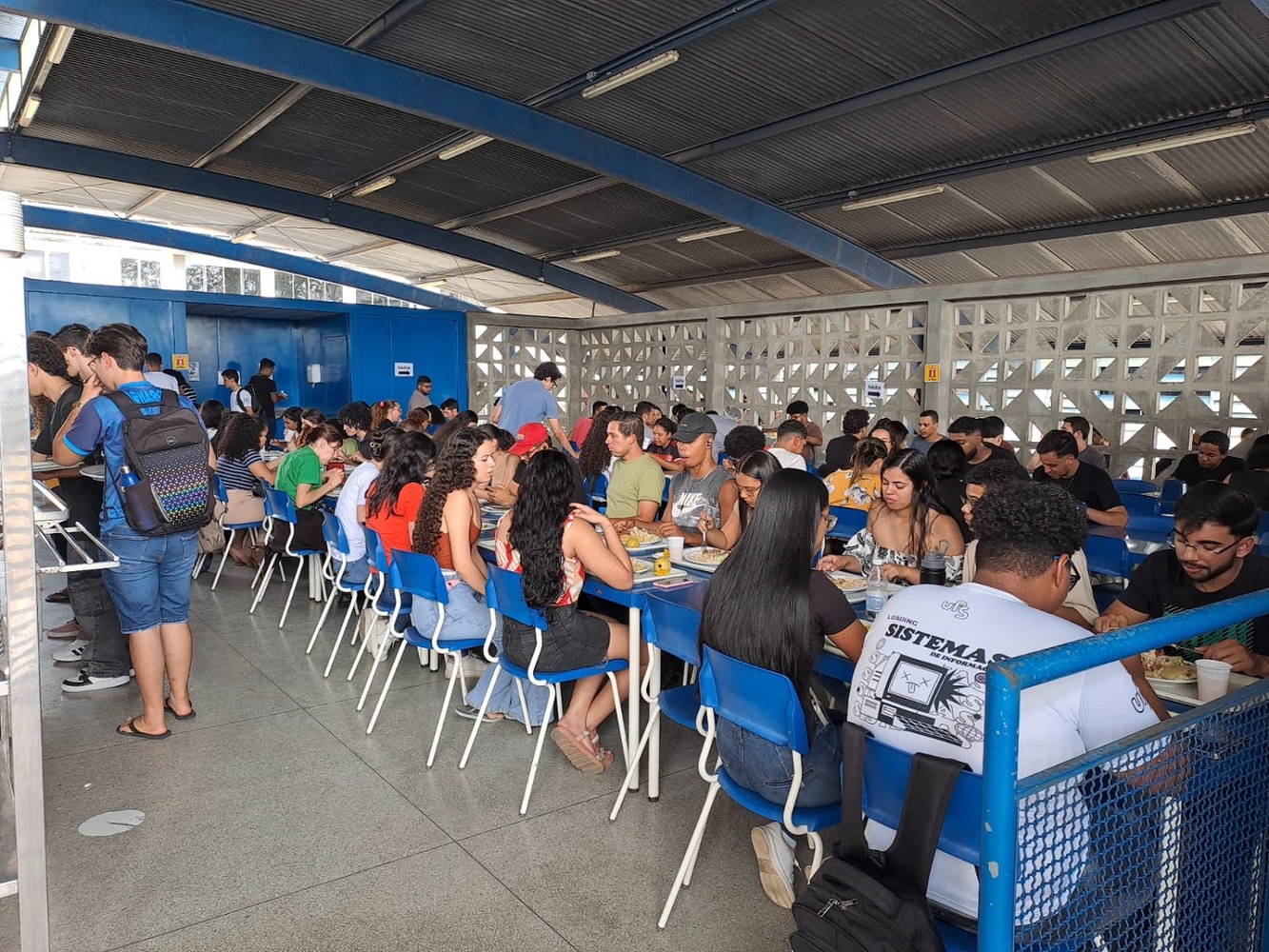 No campus de Itabaiana, há fornecimento de almoço e jantar, somando um total de 14 mil pratos ao mês (Foto: arquivo pessoal)