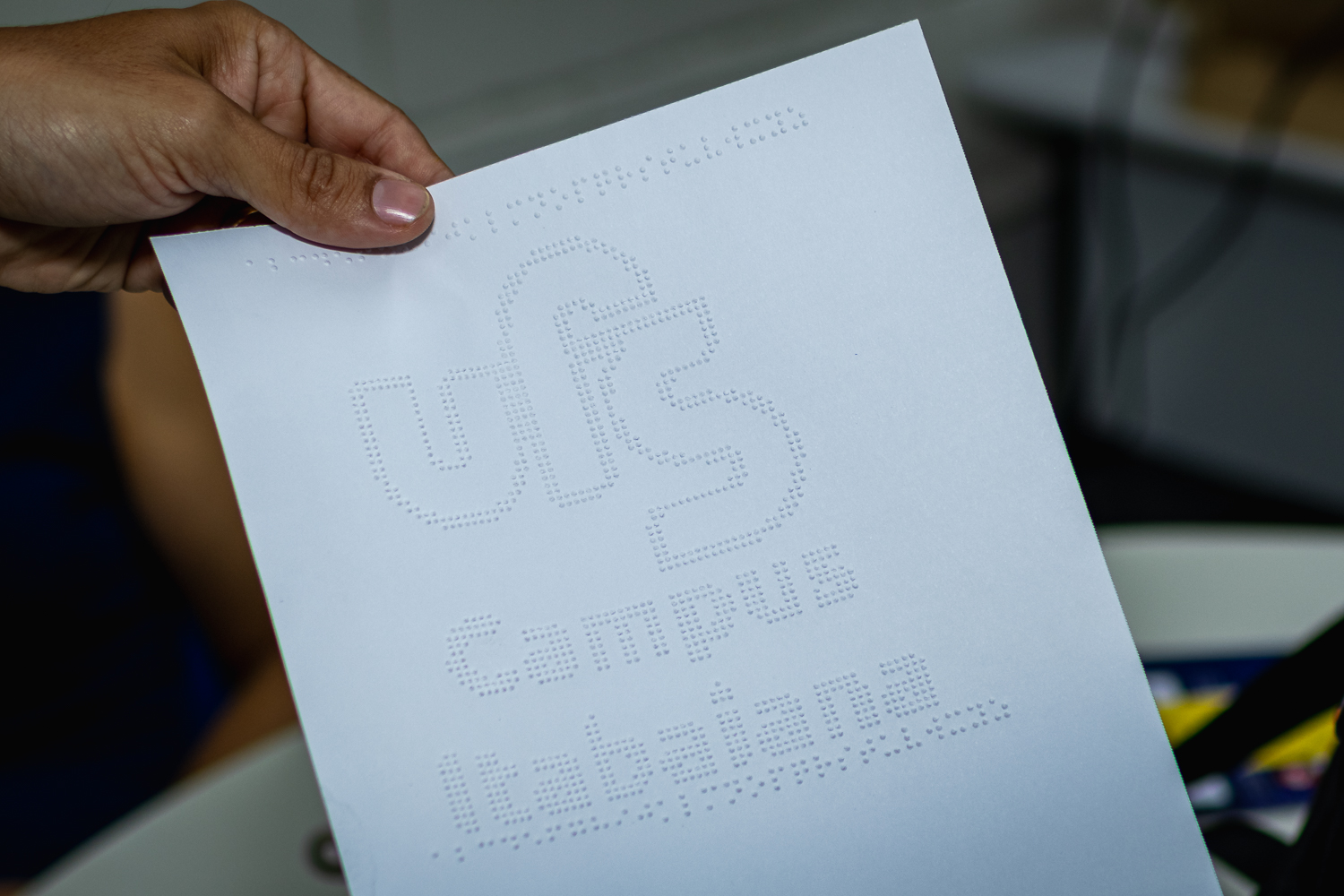 Material em Braille produzido no Setor de Acessibilidade do Campus Prof. Alberto Carvalho. (Foto: Jackson Bandeira/Ascom UFS)