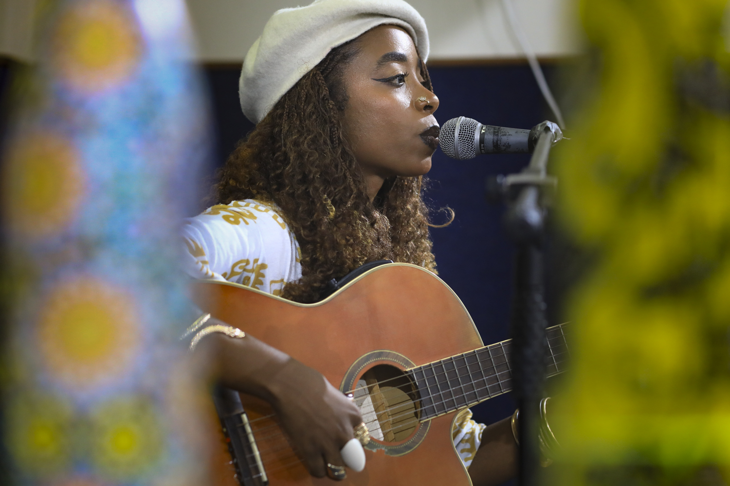 Apresentação da cantora Lari Lima (Foto: Adilson Andrade/AscomUFS)