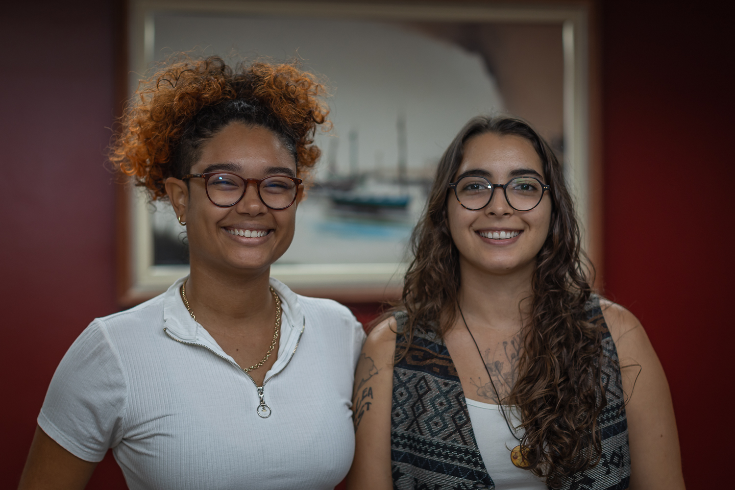 As estudantes Ana Luísa Gusmão Silva e Isis Milena Santos de Oliveira. (Foto: Jackson Bandeira/Ascom UFS)