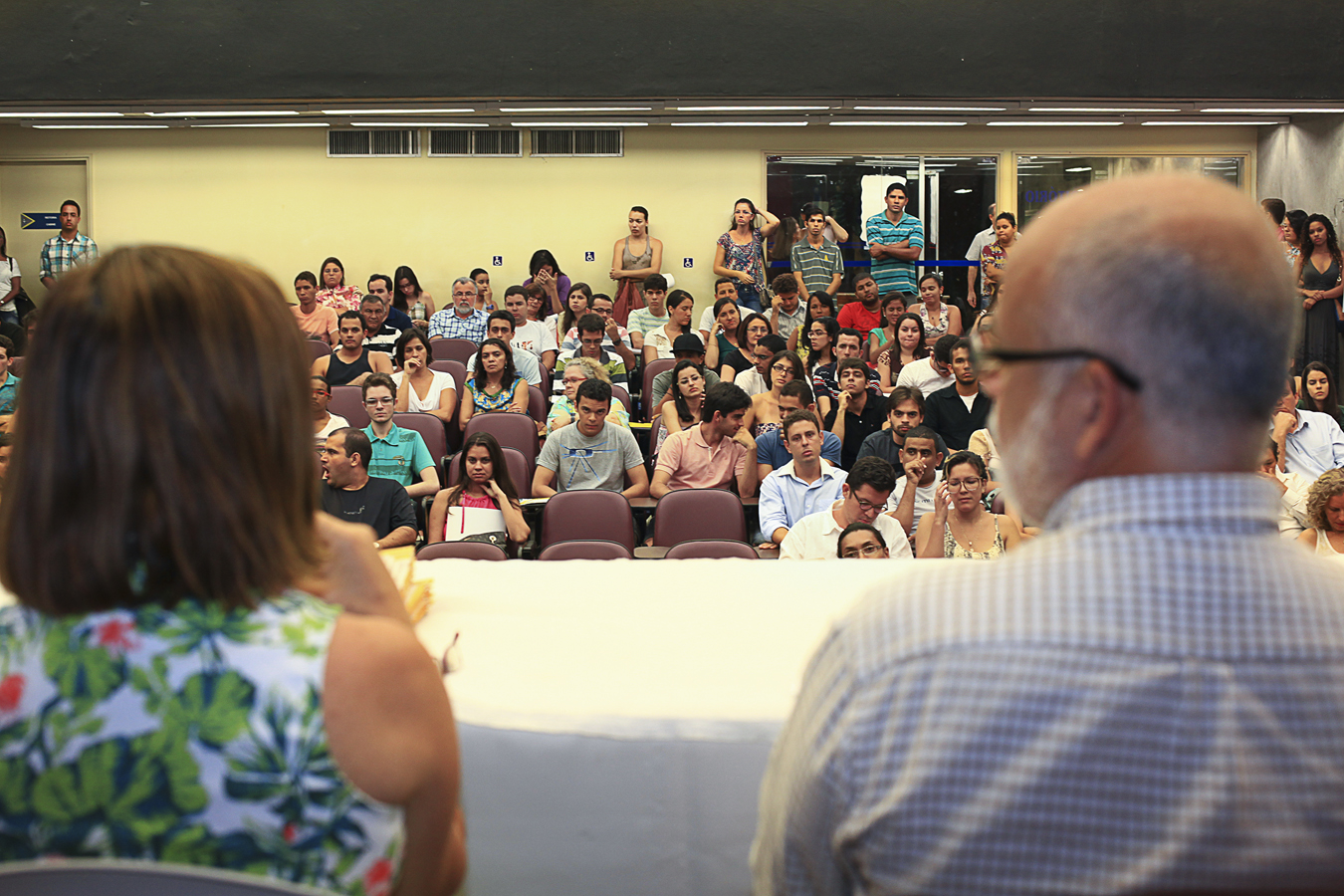 Mesa da cerimônia entregou as premiações aos alunos