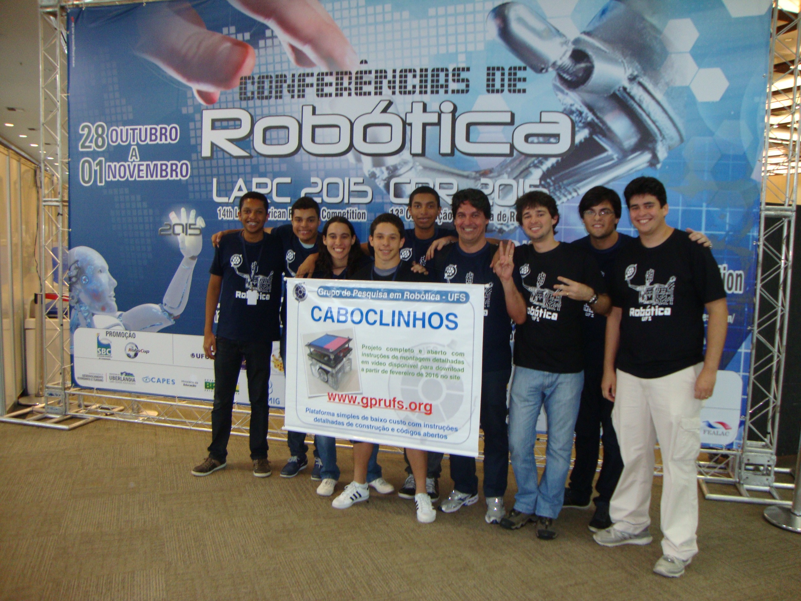 Equipe Caboclinhos durante a Competição Latino-Americana de Robótica.