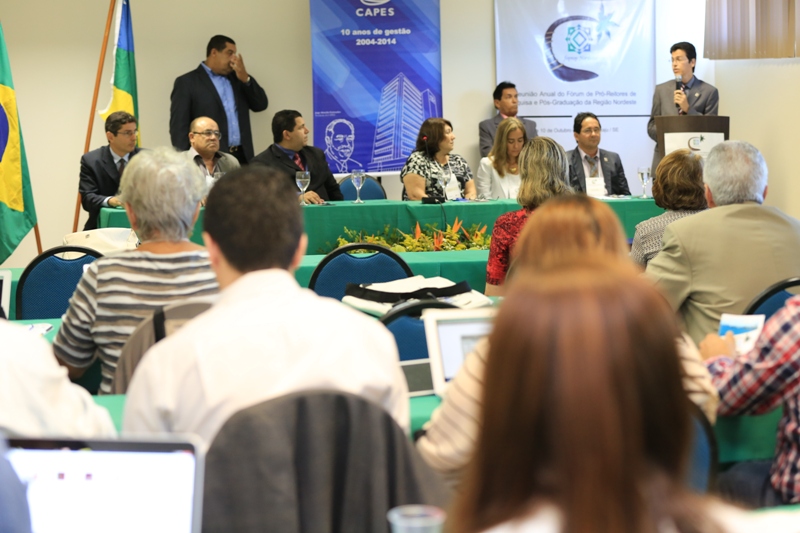 Vice-Reitor André Maurício Souza fala aos presentes