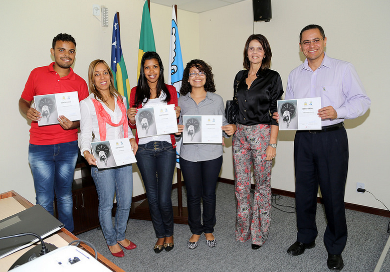 Pesquisadores em companhia da juíza Adelaide Moura.