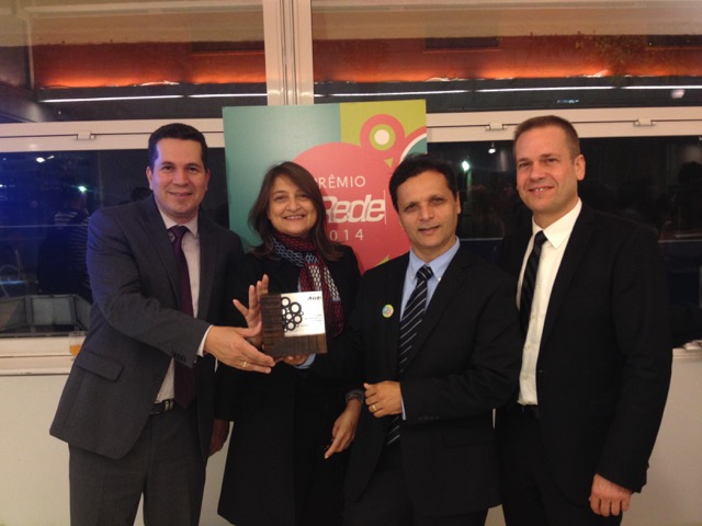 Representantes da UFS e da Cisco na premiação