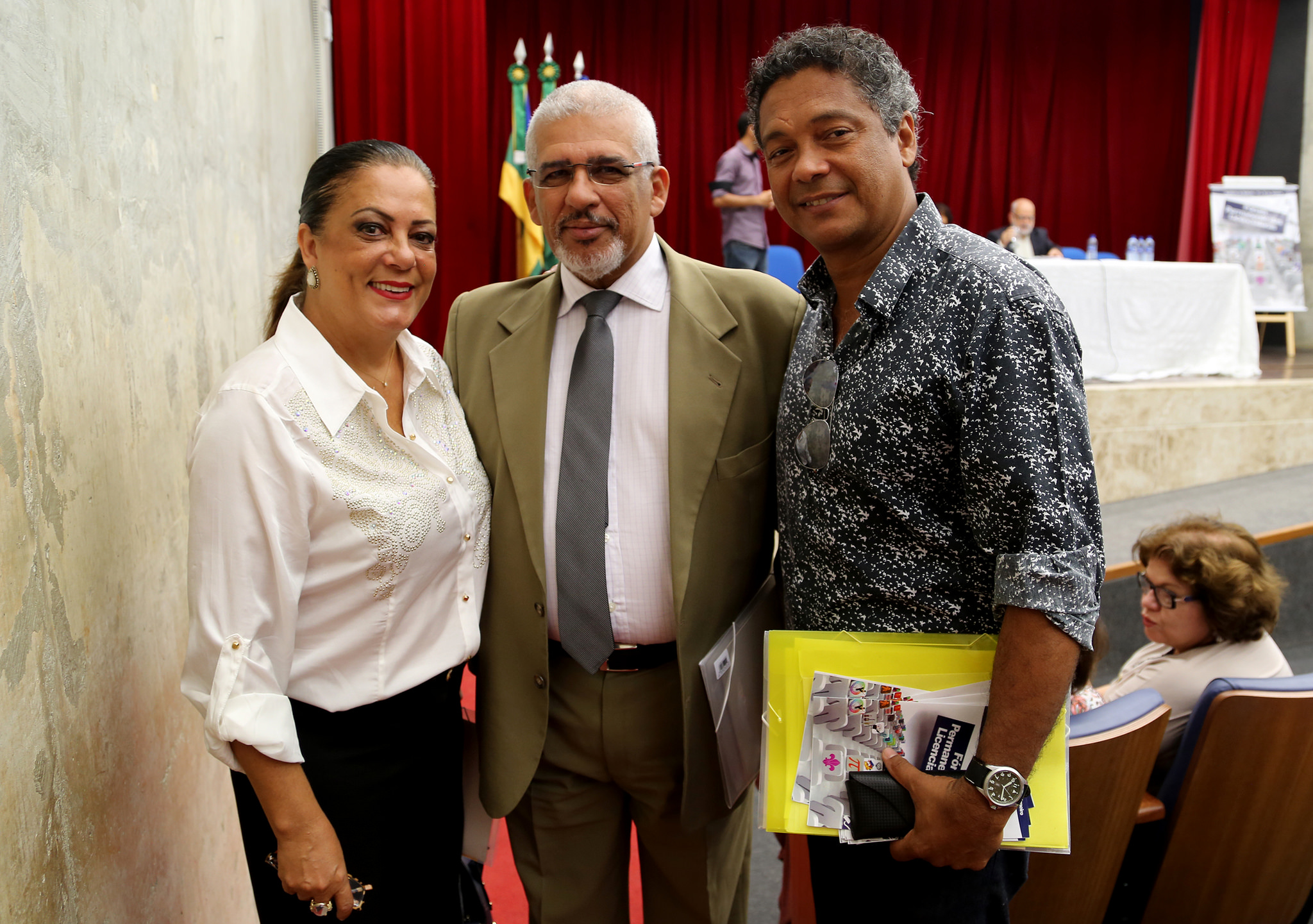Secretarios de Educação junto ao coordenador de Licenciaturas (à direita)