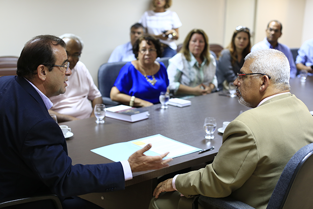 Termo formaliza relacionamento entre UFS e SEED