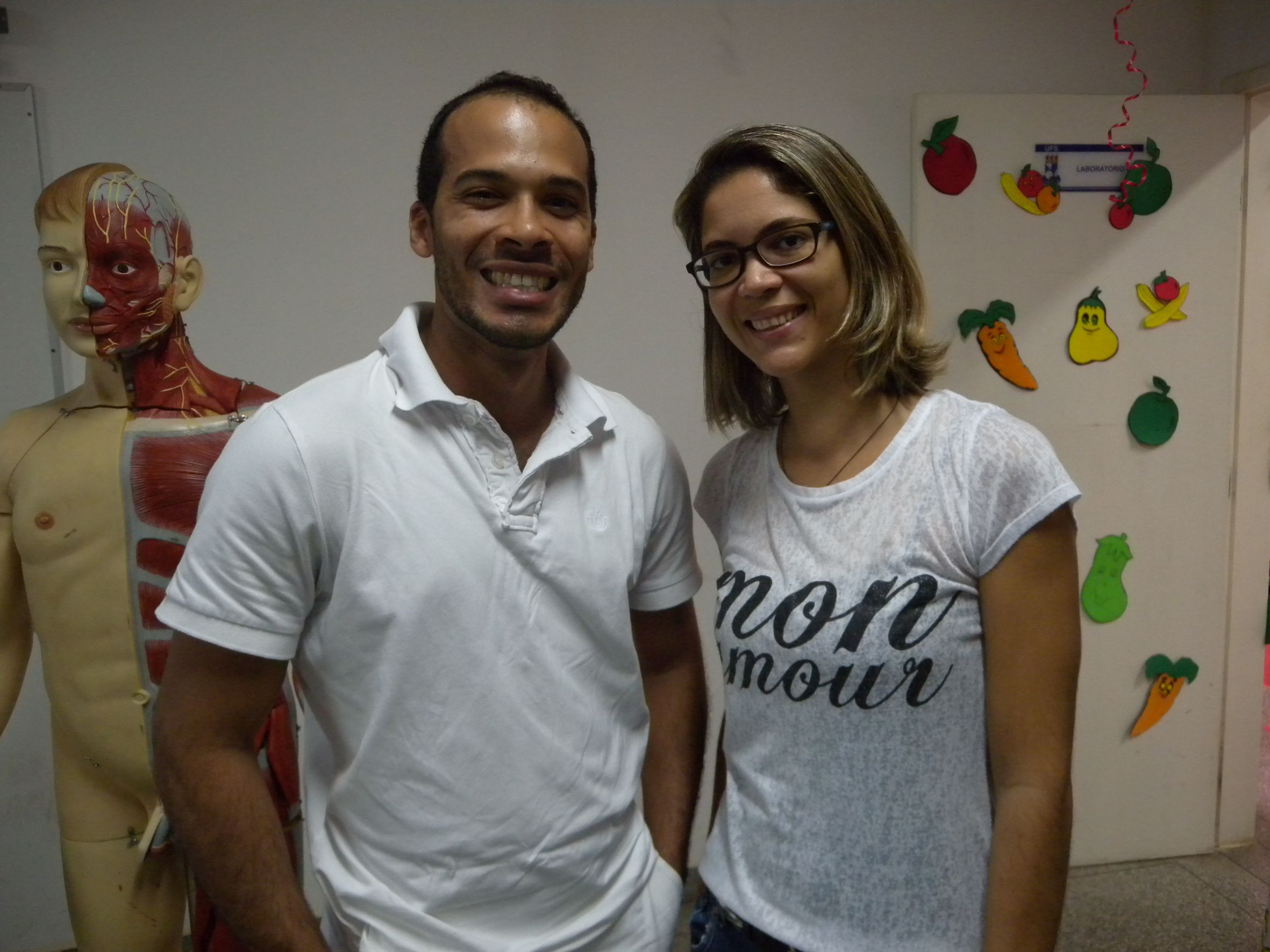 Professores Fabrício Menezes e Alessandra Alcides