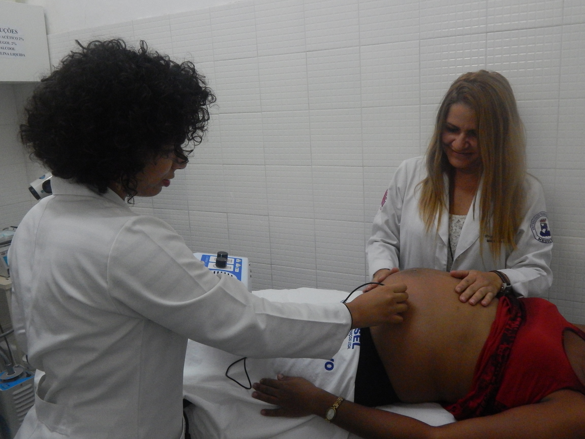 O ambulatório conta com médicos especialistas e estudantes de Medicina