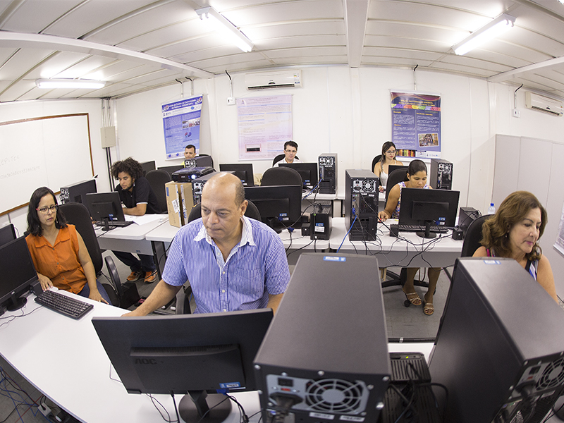 Laboratório ocupa provisoriamente contêiner número 1, ao lado da InfraUFS.