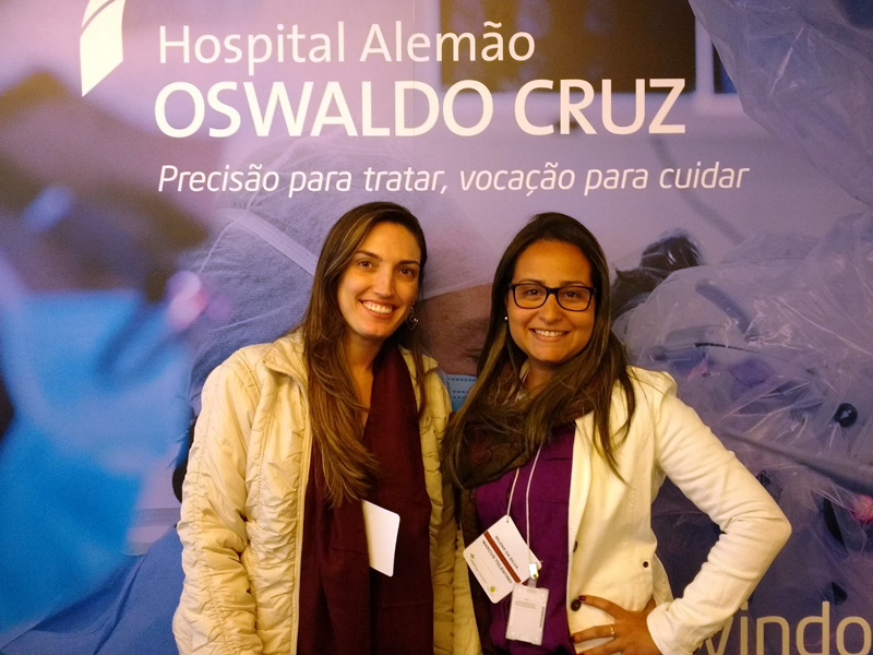 Na foto, as farmacêuticas Grace Anne Dória e Milena Lima.