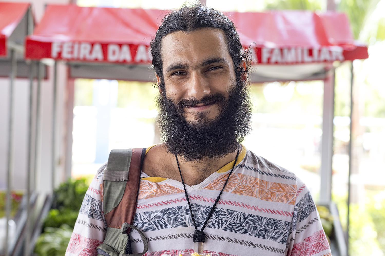 O graduado em História Eli Bacellar ressalta a importância de uma alimentação saudável. "É muito importante a gente ter acesso aos produtos orgânicos”.