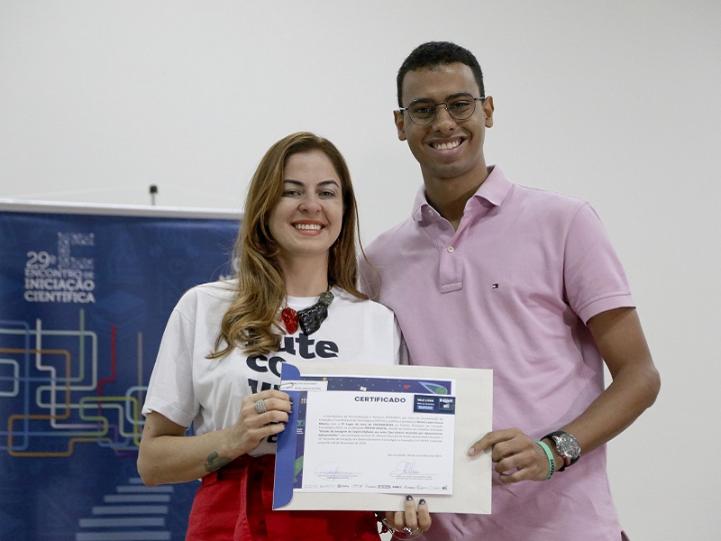 Estudantes e orientadores são premiados no último dia da Semac