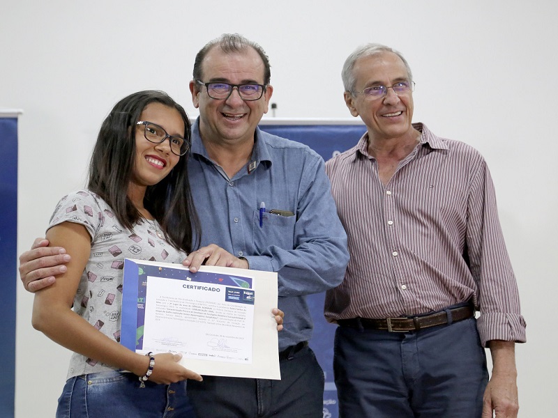 Estudantes e orientadores são premiados no último dia da Semac