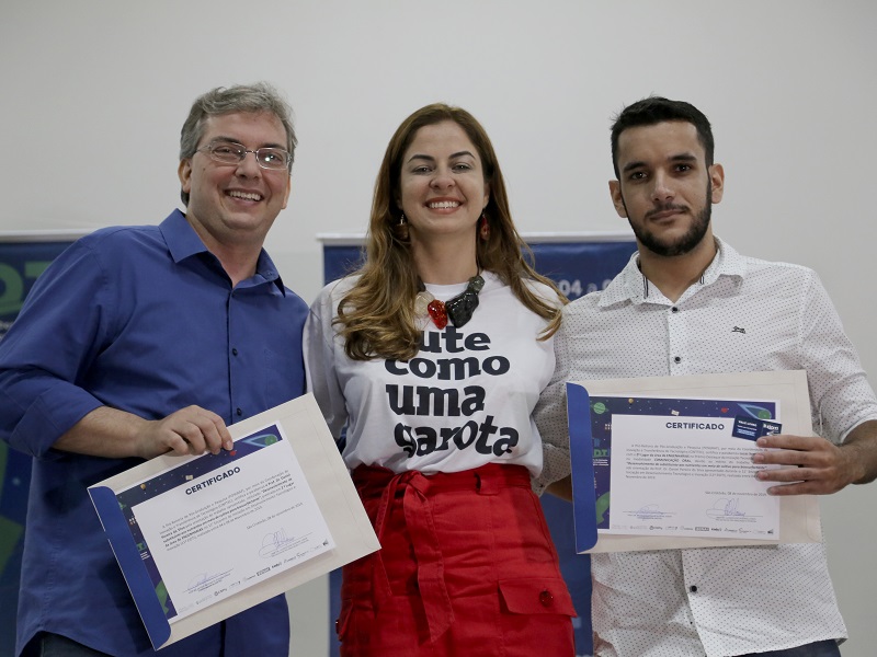 Estudantes e orientadores são premiados no último dia da Semac