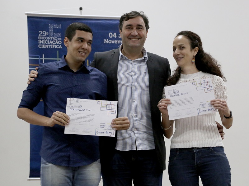 Estudantes e orientadores são premiados no último dia da Semac