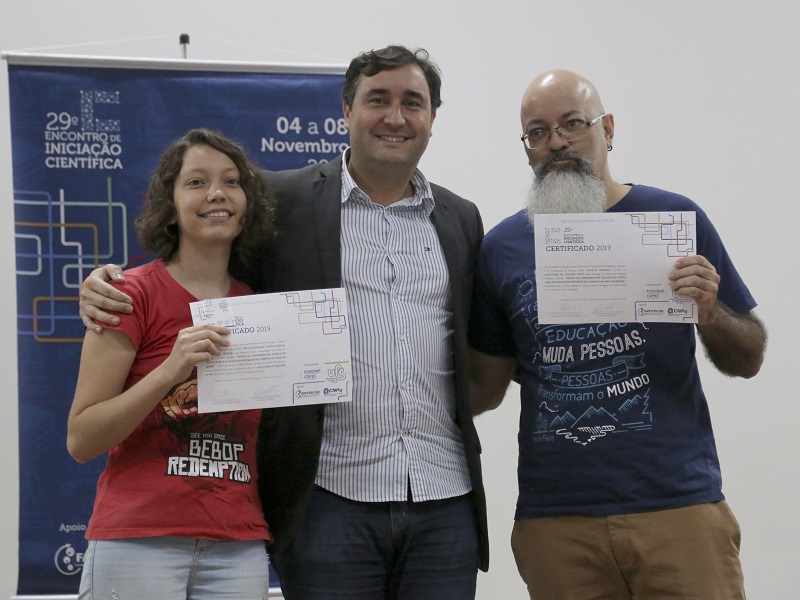 Estudantes e orientadores são premiados no último dia da Semac
