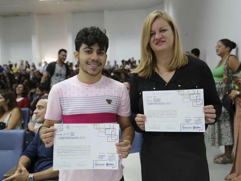 Estudantes e orientadores são premiados no último dia da Semac