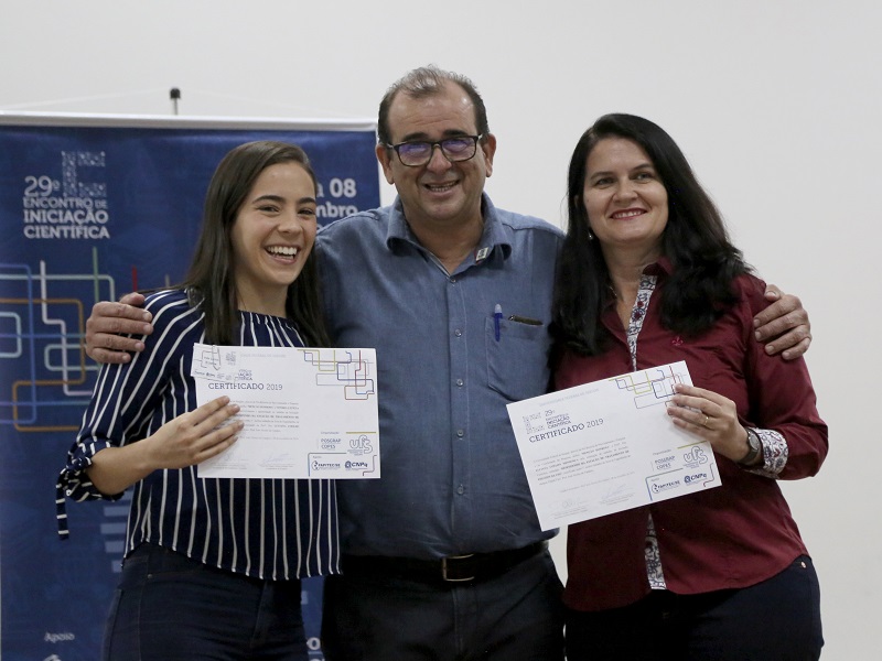 Estudantes e orientadores são premiados no último dia da Semac