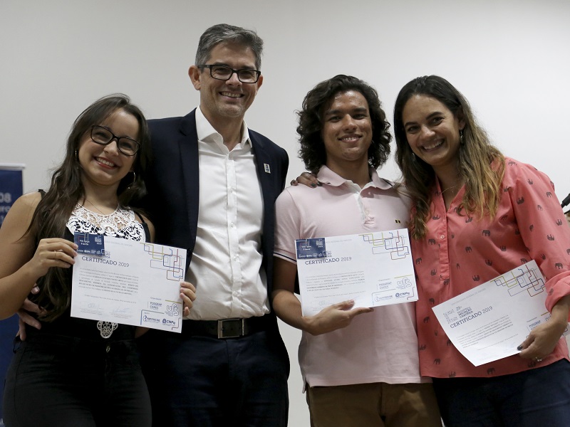 Estudantes e orientadores são premiados no último dia da Semac