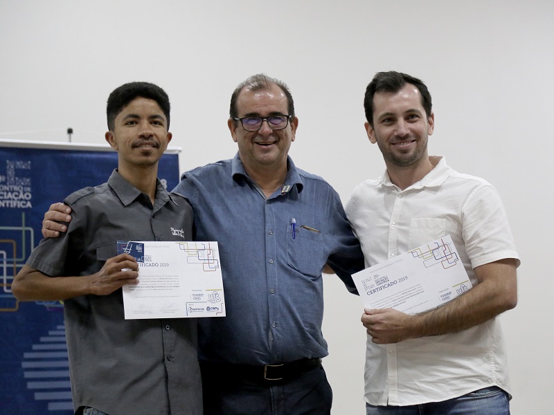 Estudantes e orientadores são premiados no último dia da Semac