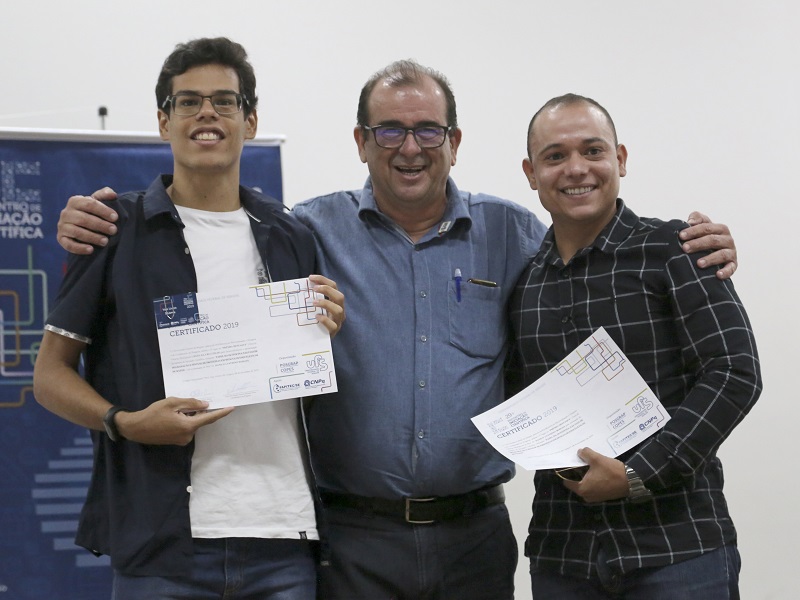 Estudantes e orientadores são premiados no último dia da Semac
