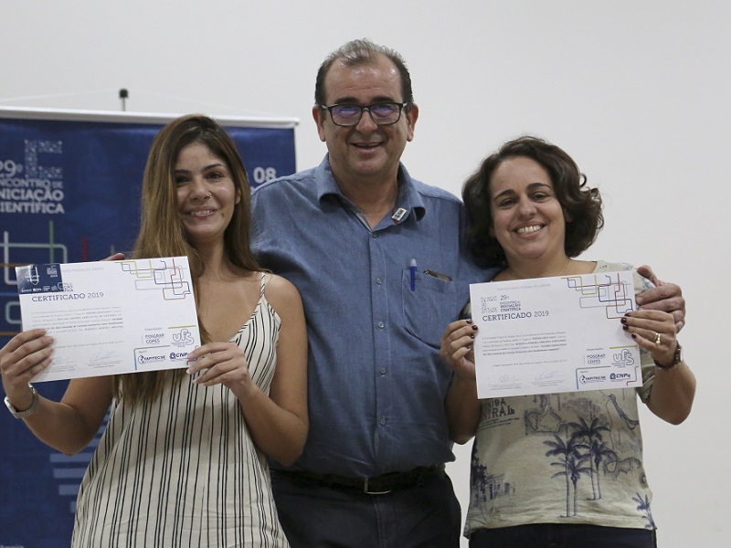 Estudantes e orientadores são premiados no último dia da Semac