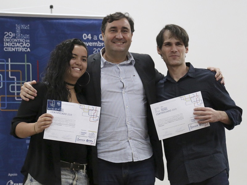 Estudantes e orientadores são premiados no último dia da Semac
