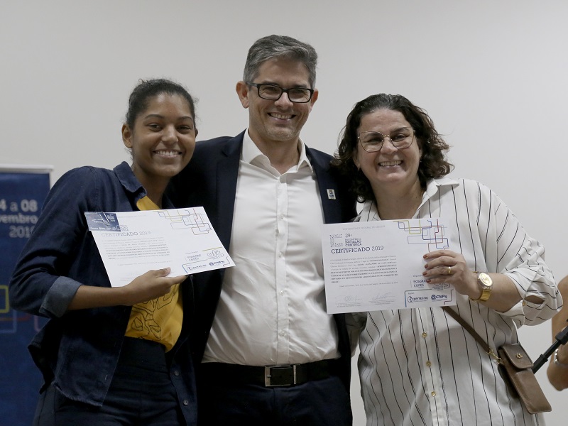 Estudantes e orientadores são premiados no último dia da Semac