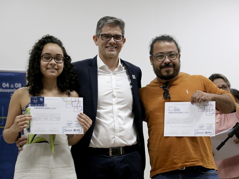 Estudantes e orientadores são premiados no último dia da Semac