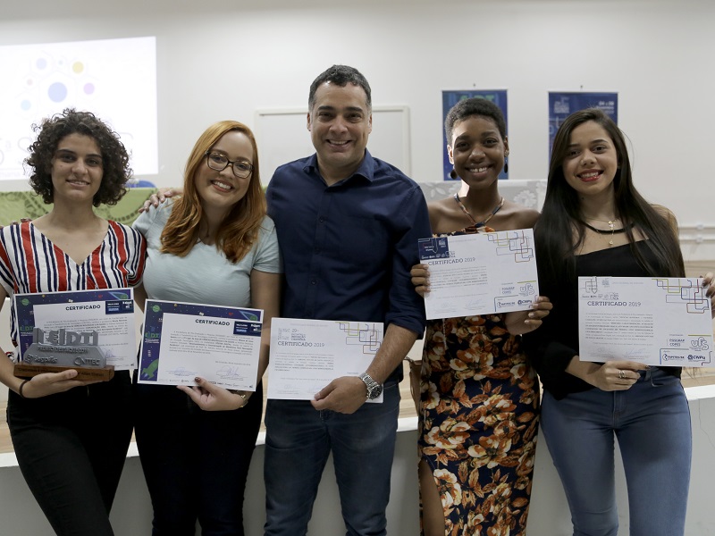 Estudantes e orientadores são premiados no último dia da Semac