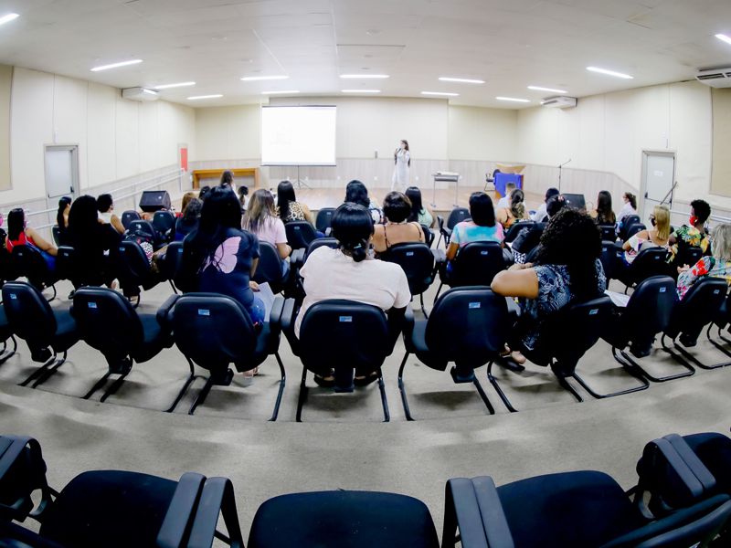 Cerca de 400 cuidadores participaram do evento.