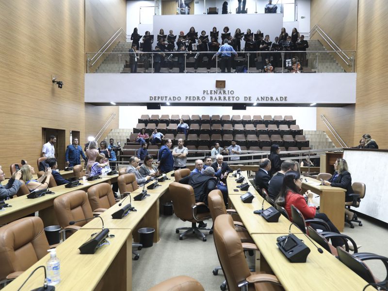 UFS recebe Medalha da Ordem do Mérito Parlamentar