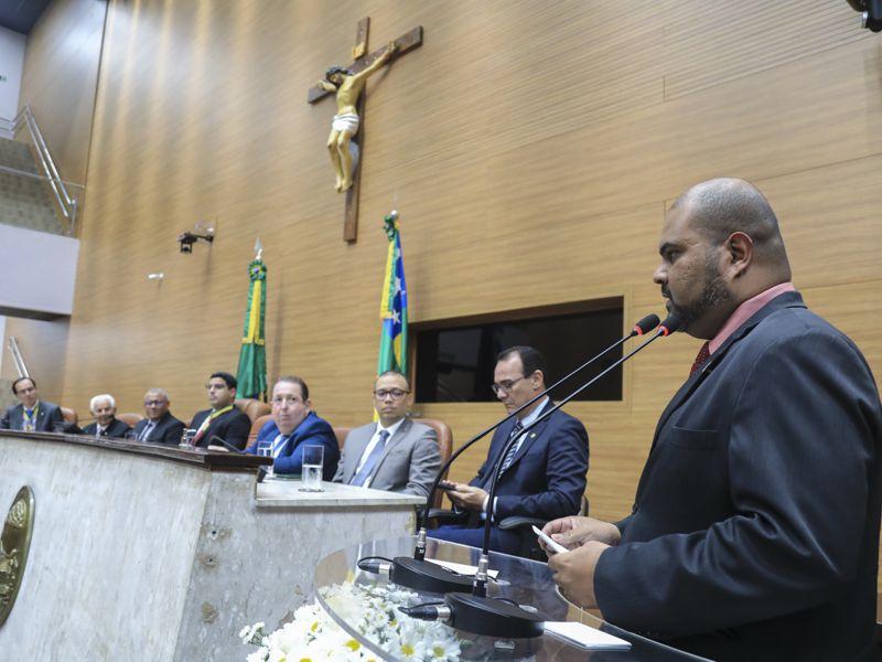 UFS recebe Medalha da Ordem do Mérito Parlamentar