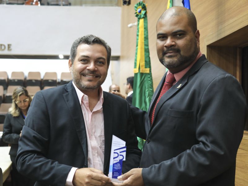 UFS recebe Medalha da Ordem do Mérito Parlamentar